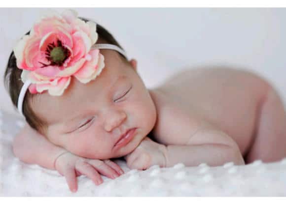 Beautiful-Sweet-Lovely-Cute-Little-Baby-Girl-Pics