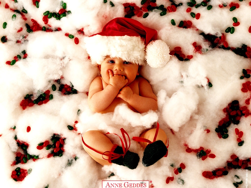 free-christmas-baby-lying-wallpaper_1024x768- Funny Christmas Kids Wallpapers Download