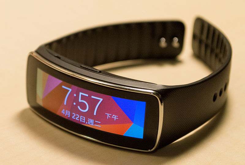 Samsung Gear Fit Smart Watch-Review-Features-Price-Specifications