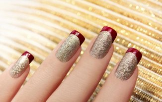 Glitter all the Way - Best Christmas Nail Art Ideas and Designs -7 Simple Yet Attractive Christmas Nail Art Ideas for Holidays