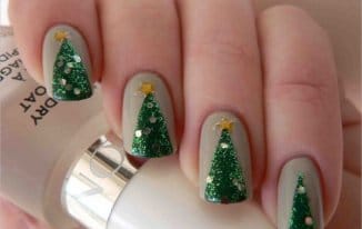 Green and Gold - Best Christmas Nail Art Ideas and Designs -7 Simple Yet Attractive Christmas Nail Art Ideas for Holidays